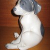 Royal Copenhagen siddende hundehvalp