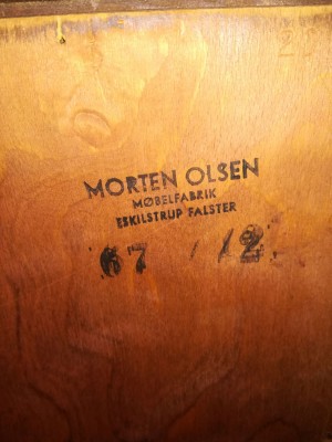 Morten Olsen dækketøjsskab