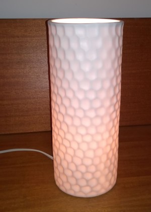 Honeycomb bordlampe