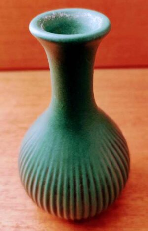 Mich. A. riflet vase